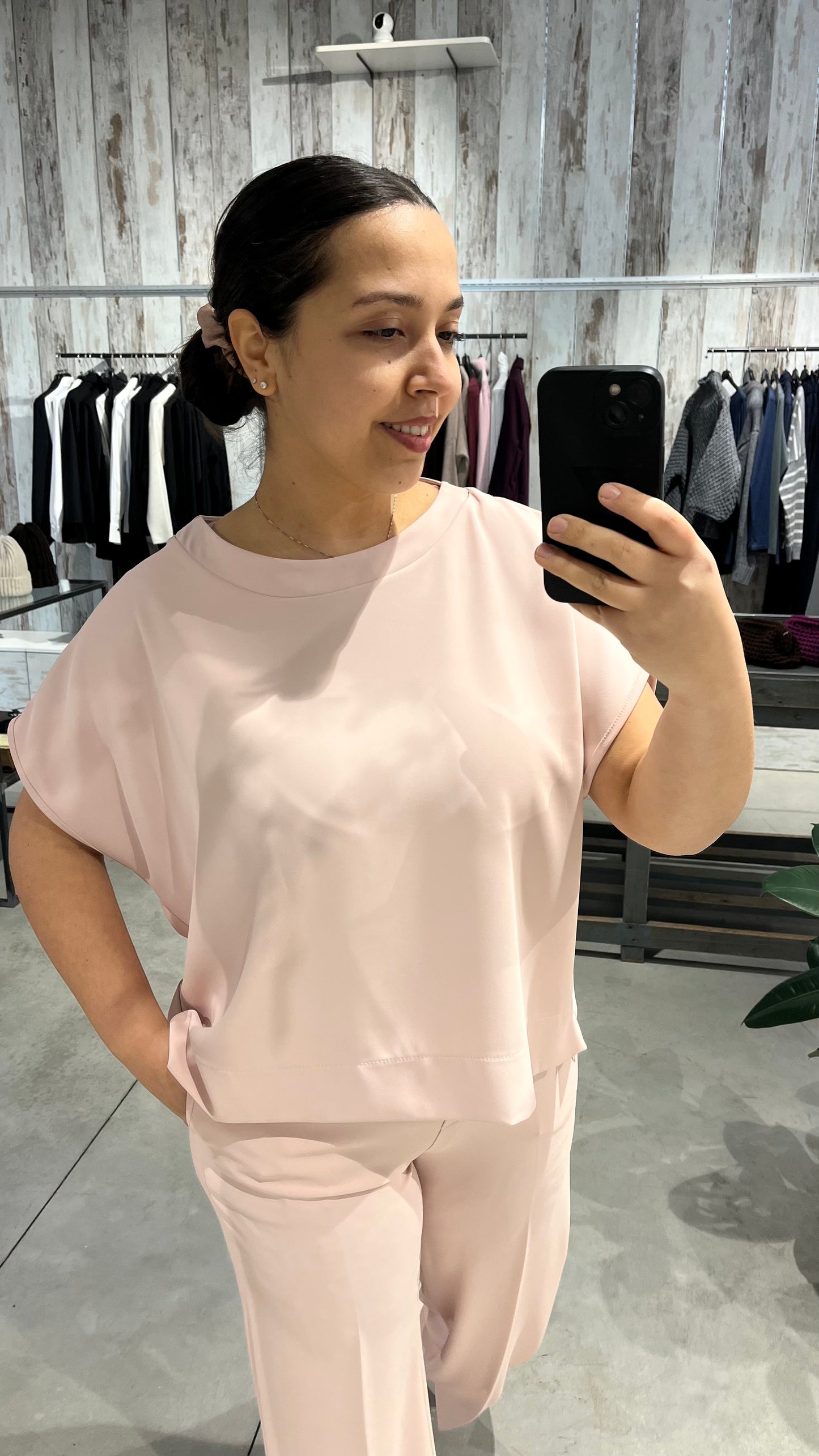 Pantaloni fluidi a palazzo con elastico sul retro rosa - Altamira Milano