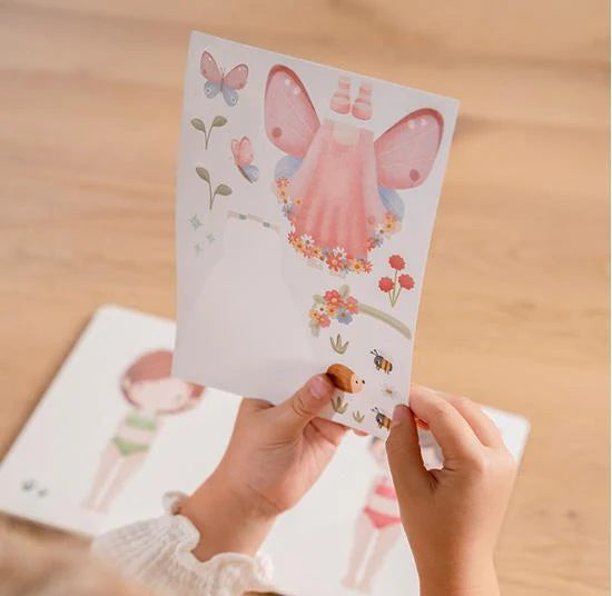 Libro Dress Me Up con Stickers - Little Dutch
