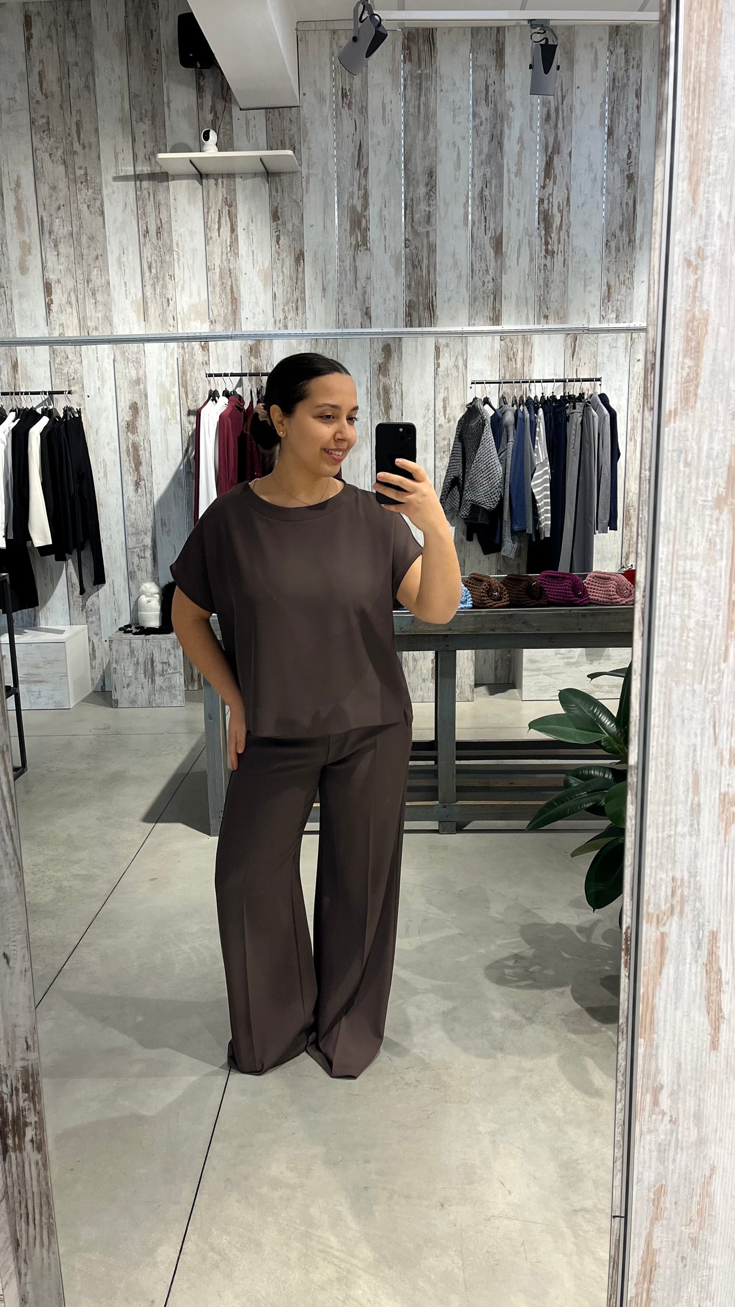 Pantaloni fluidi a palazzo con elastico sul retro marrone - Altamira Milano