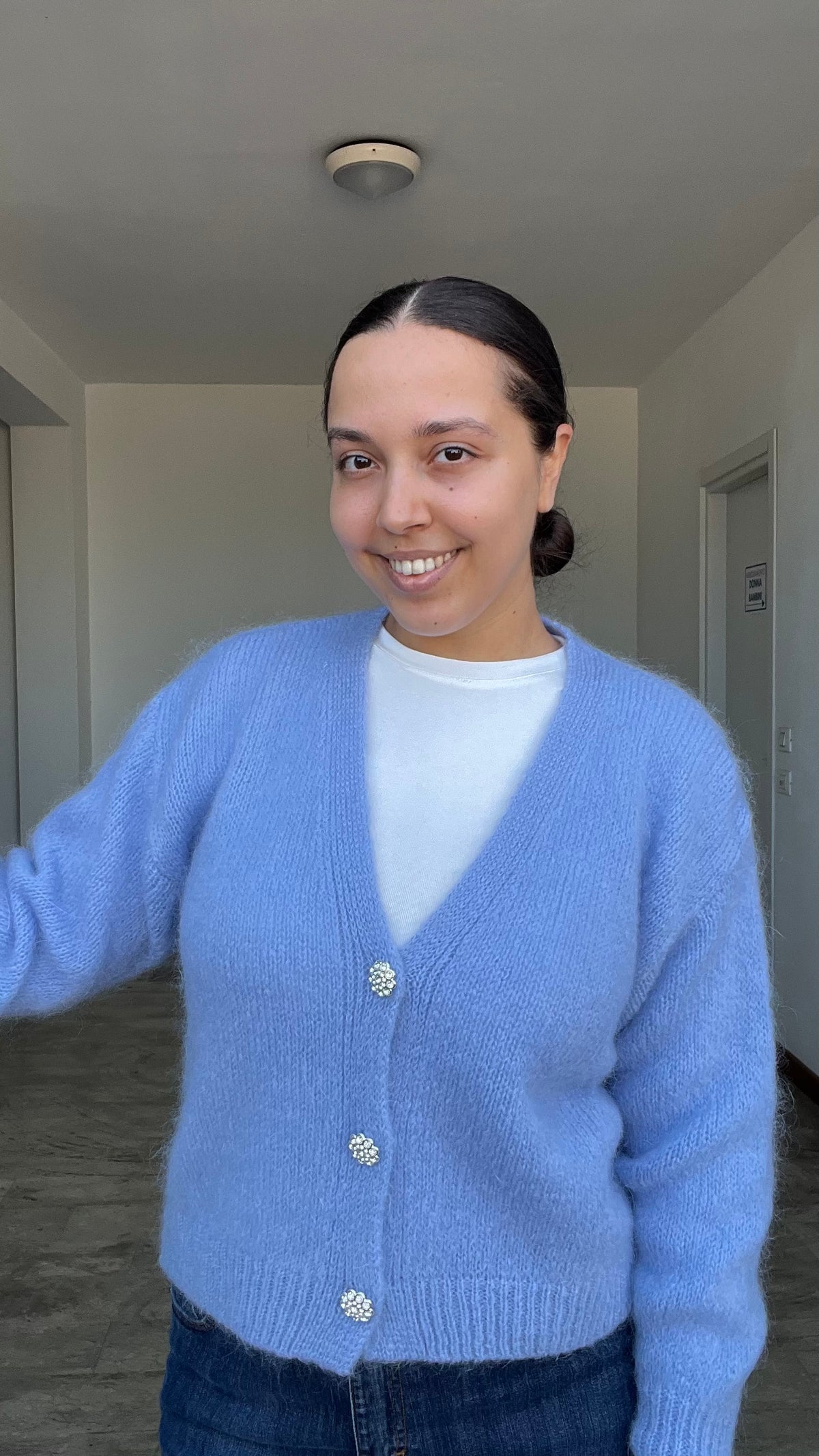 Cardigan Crystal mohair con bottoni gioiello celeste
