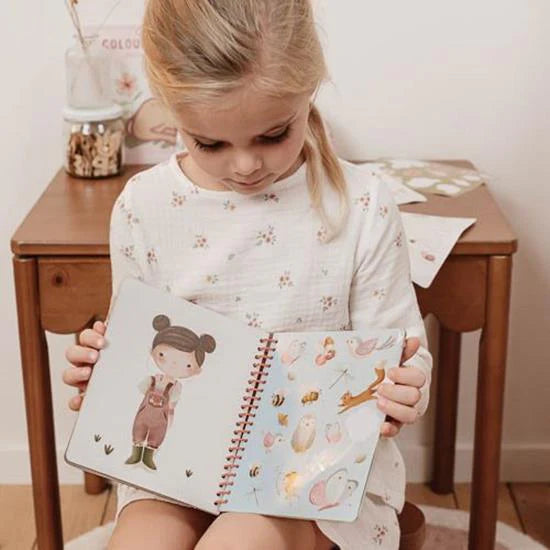 Libro Dress Me Up con Stickers - Little Dutch