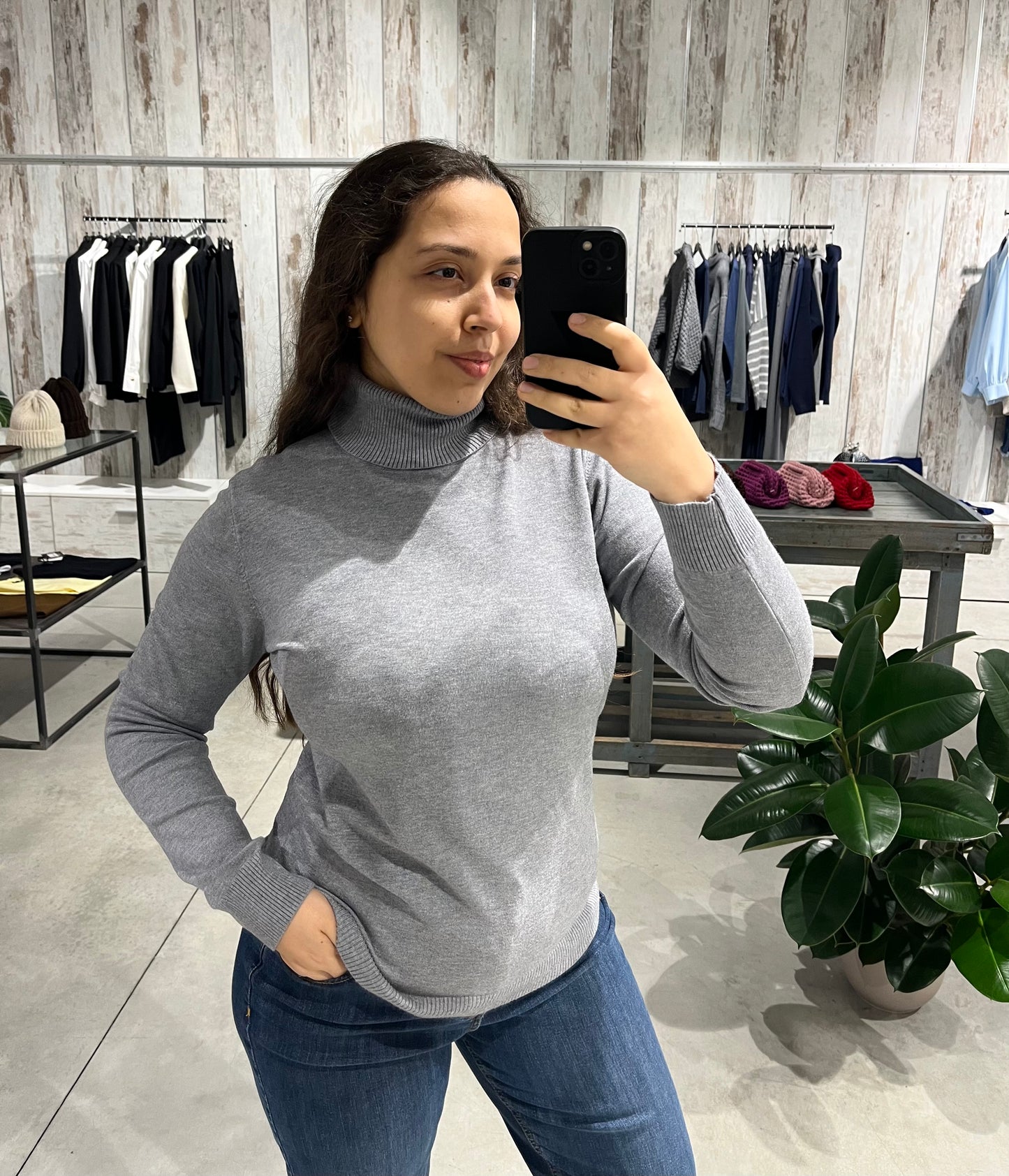 Dolcevita grigio basico in viscosa - Altamira Milano