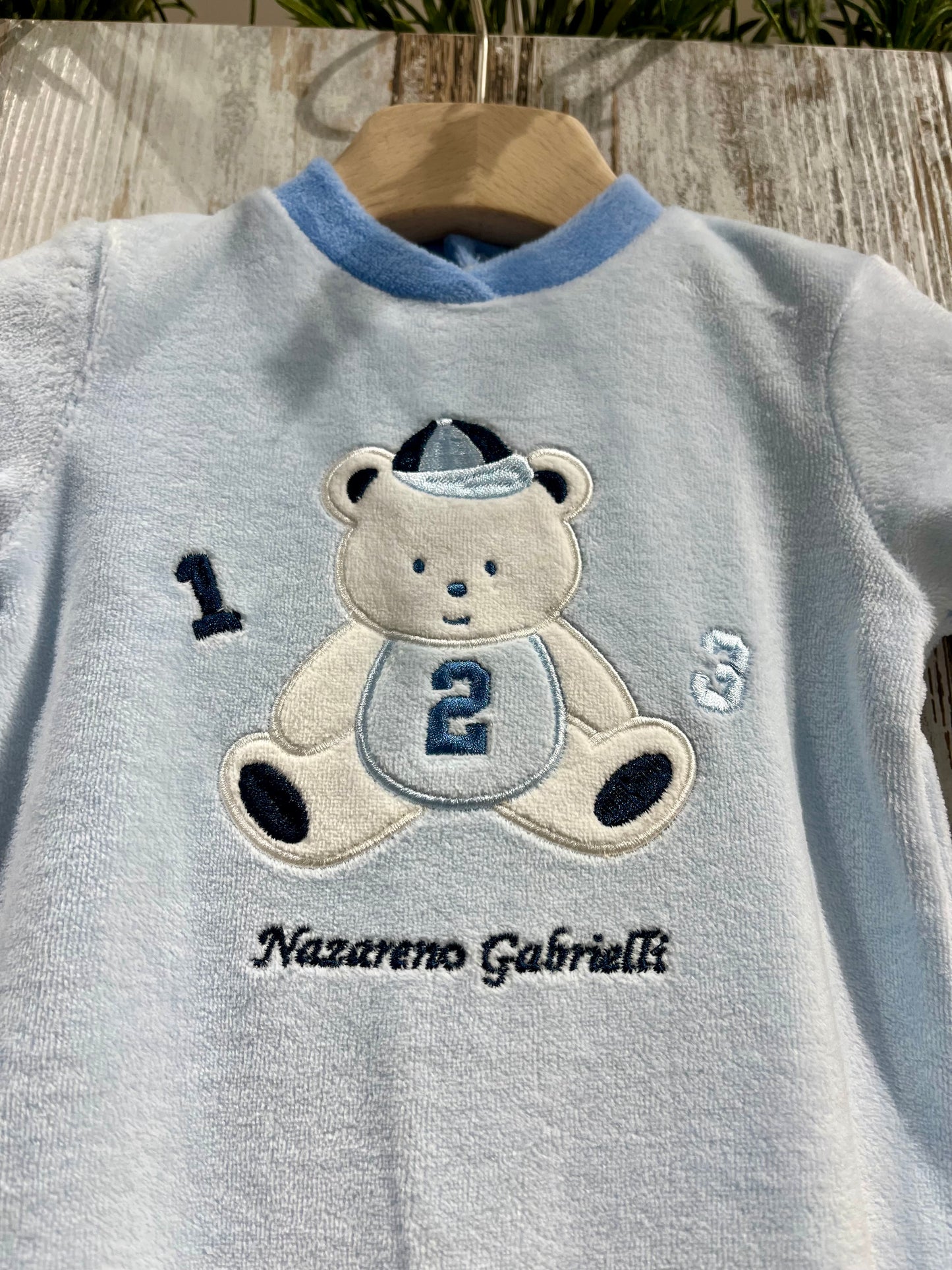 Tutina azzurra in ciniglia con orsetto - Nazareno Gabrielli