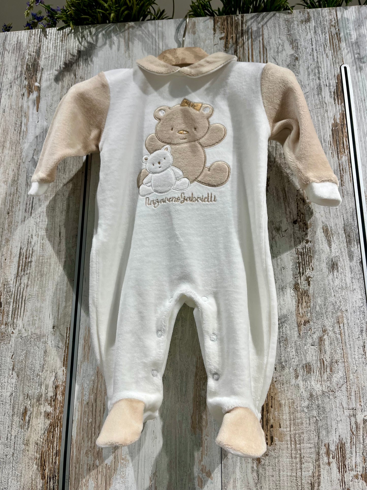 Tutina beige in ciniglia con orsetto - Nazareno Gabrielli