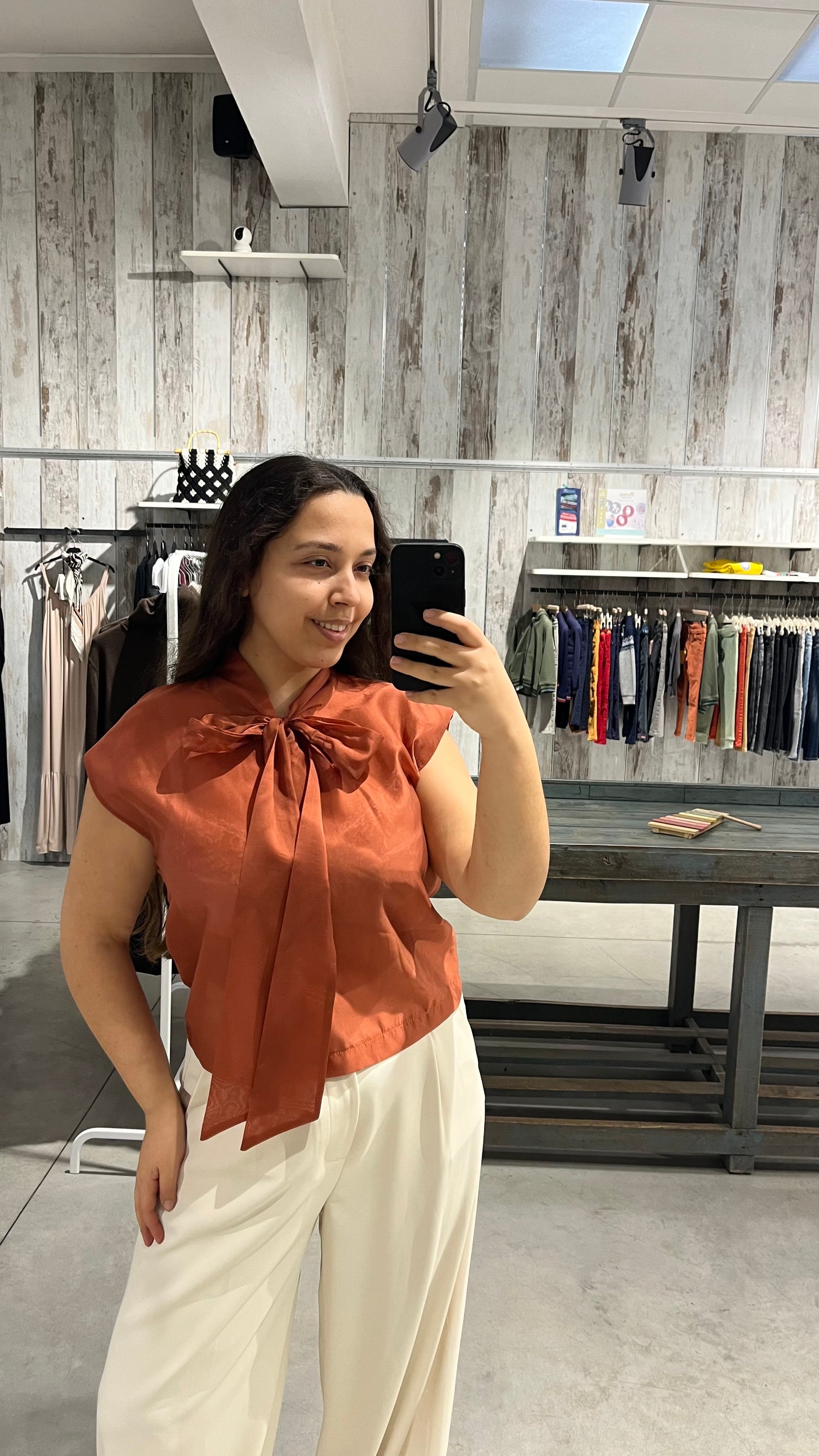 Blusa arancione con fiocco in misto lyocell - Lumina