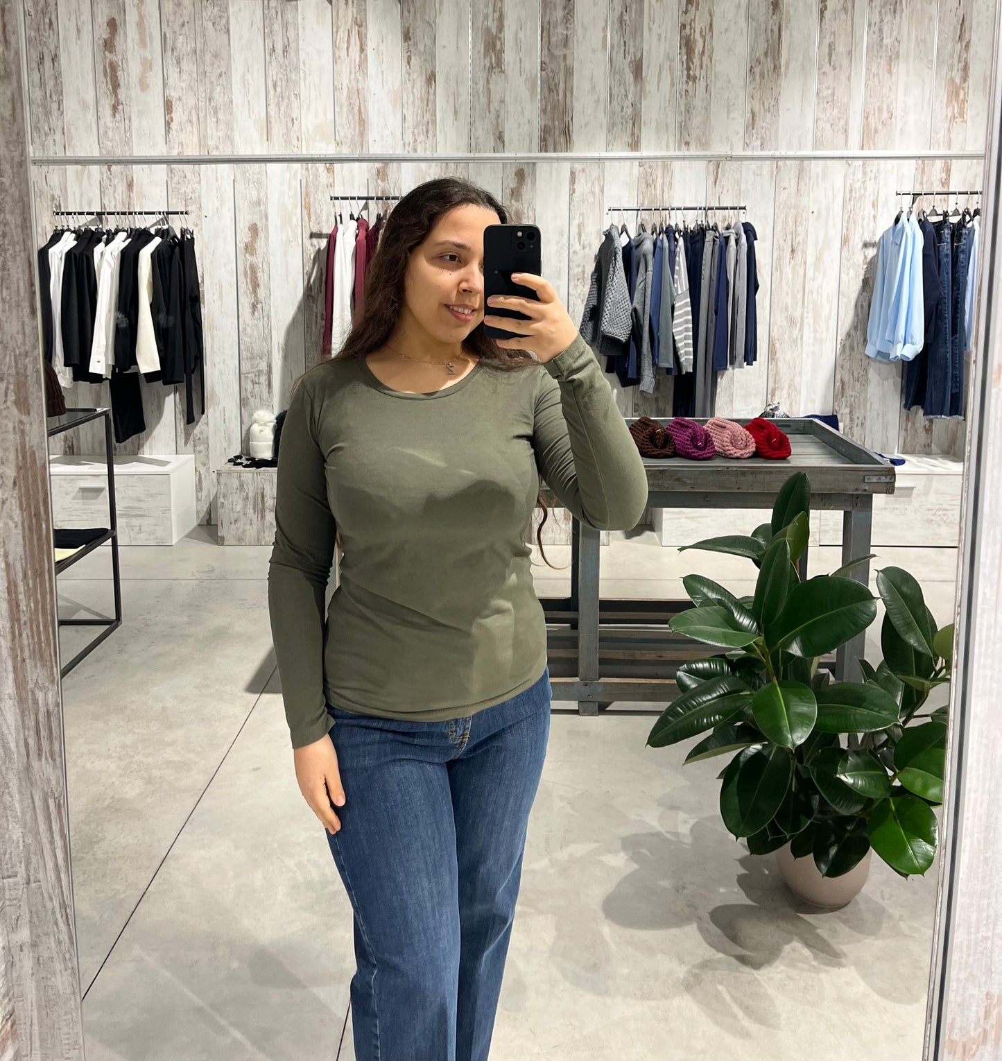 Maglia basica verde militare in 100% cotone - Altamira Milano