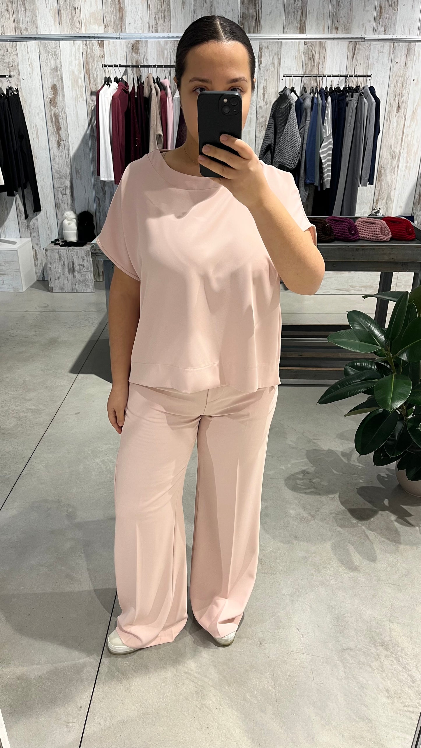 Pantaloni fluidi a palazzo con elastico sul retro rosa - Altamira Milano