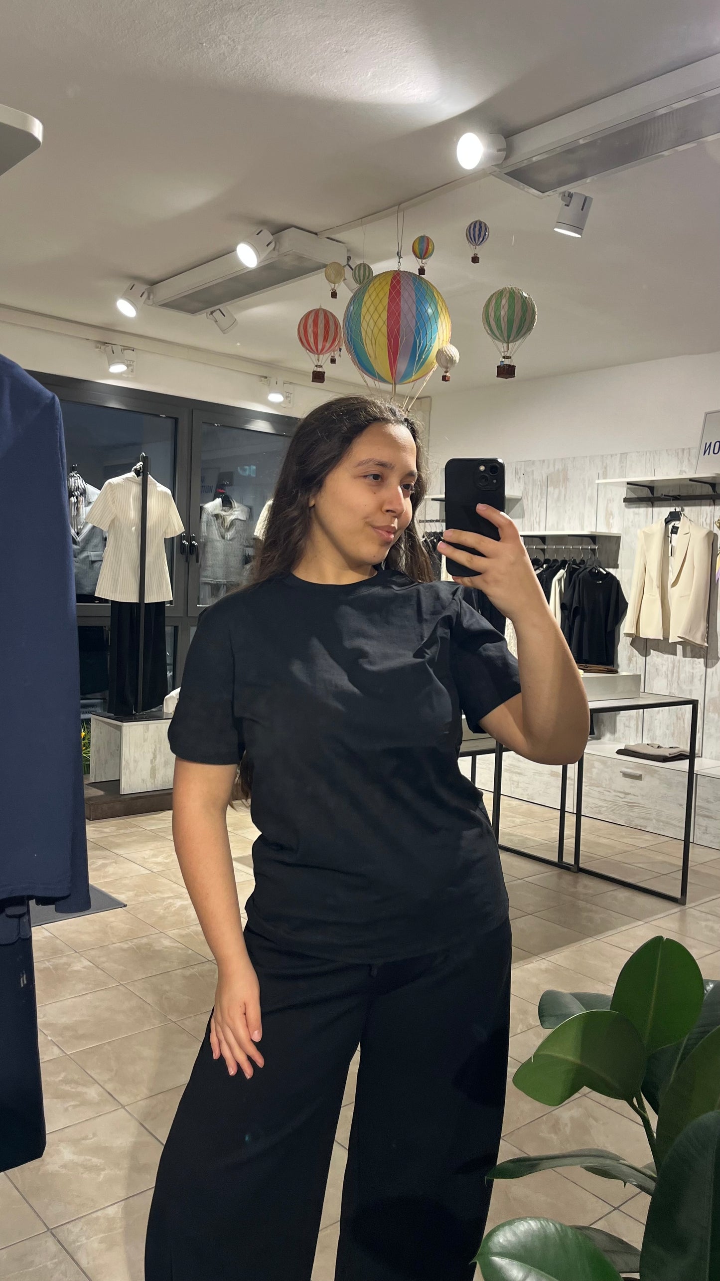 T-shirt basica nera in 100% cotone - Lumina