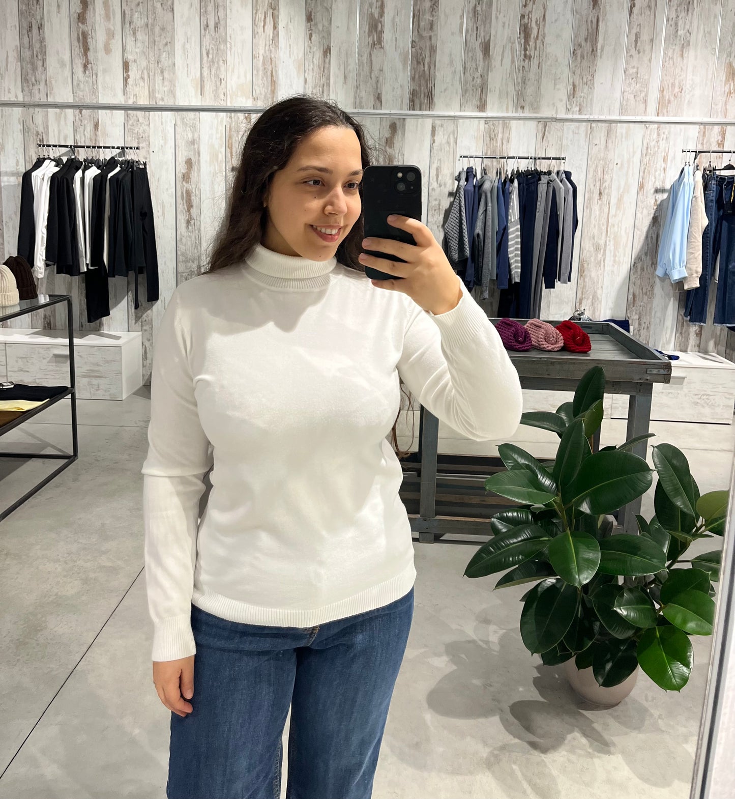 Dolcevita bianco basico in viscosa - Altamira Milano