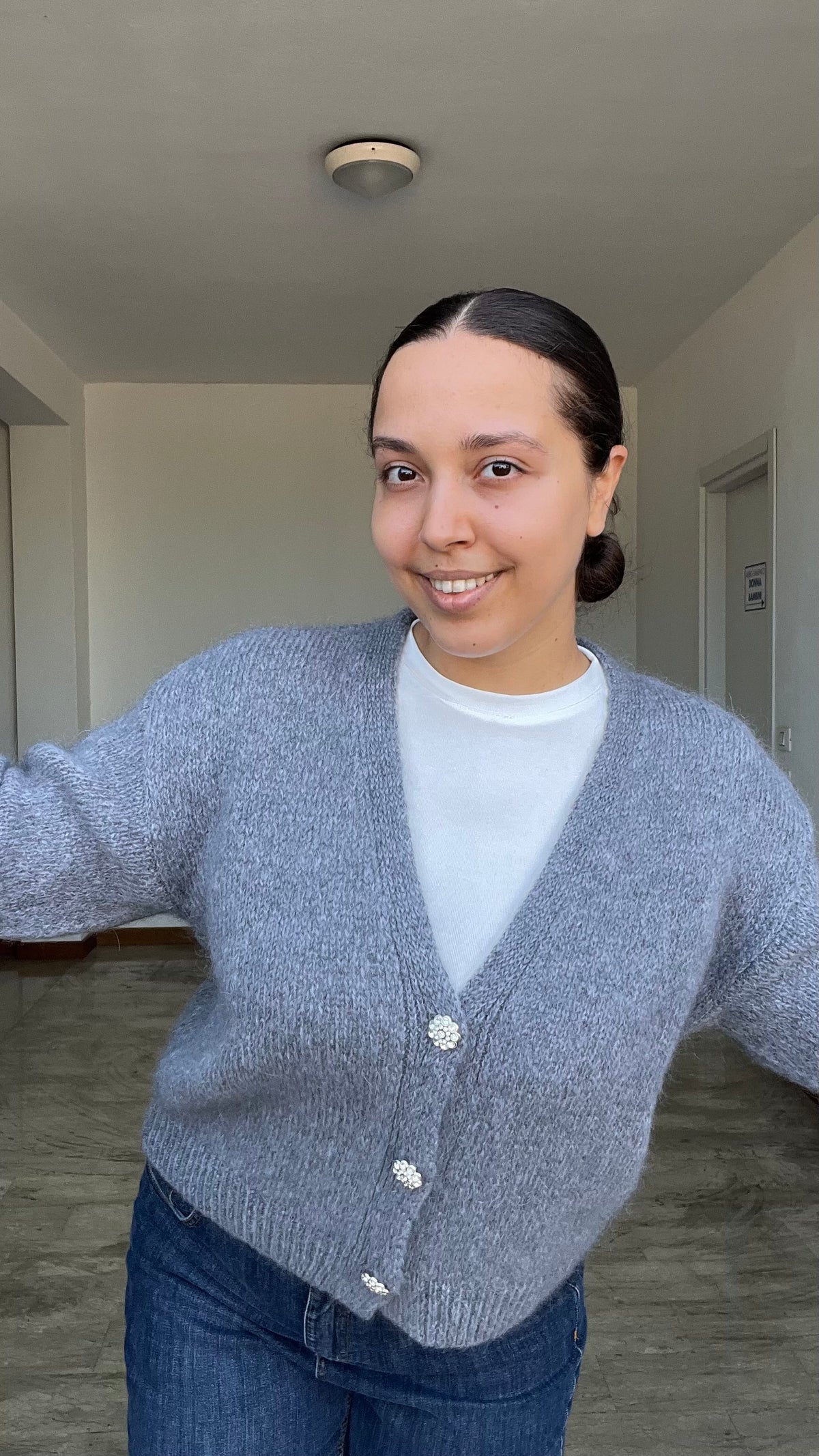 Cardigan Crystal mohair con bottoni gioiello grigio perla