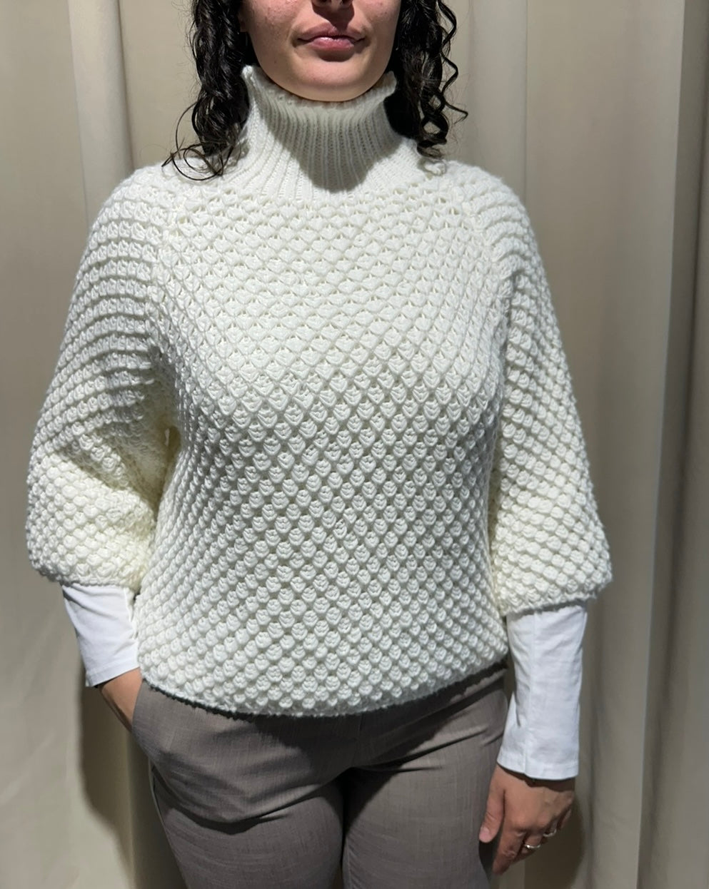 Maglione collo cratere bianco a nido d'ape - Altamira Milano