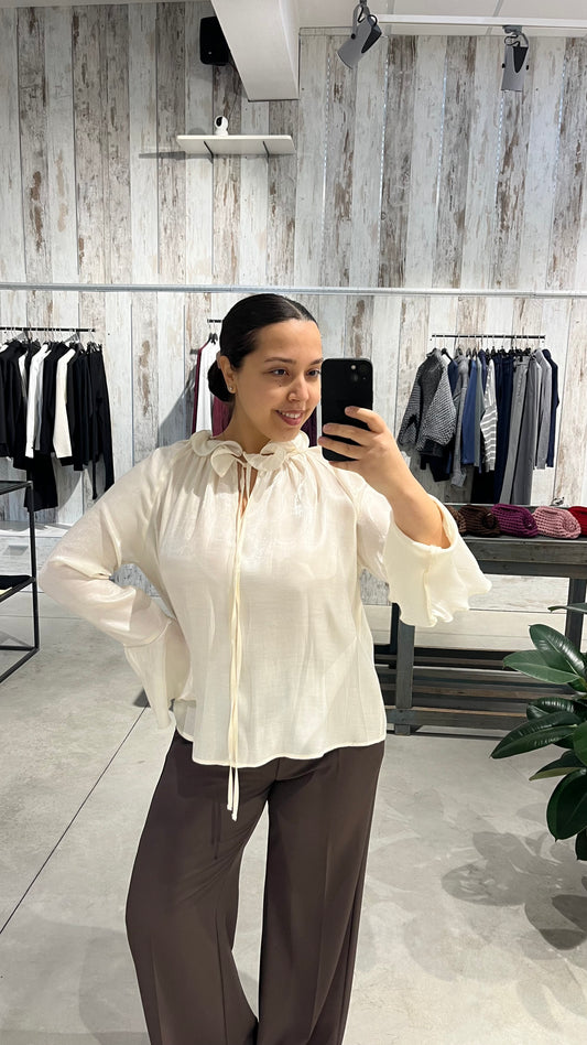 Camicia panna con rouches e volant - Lumina