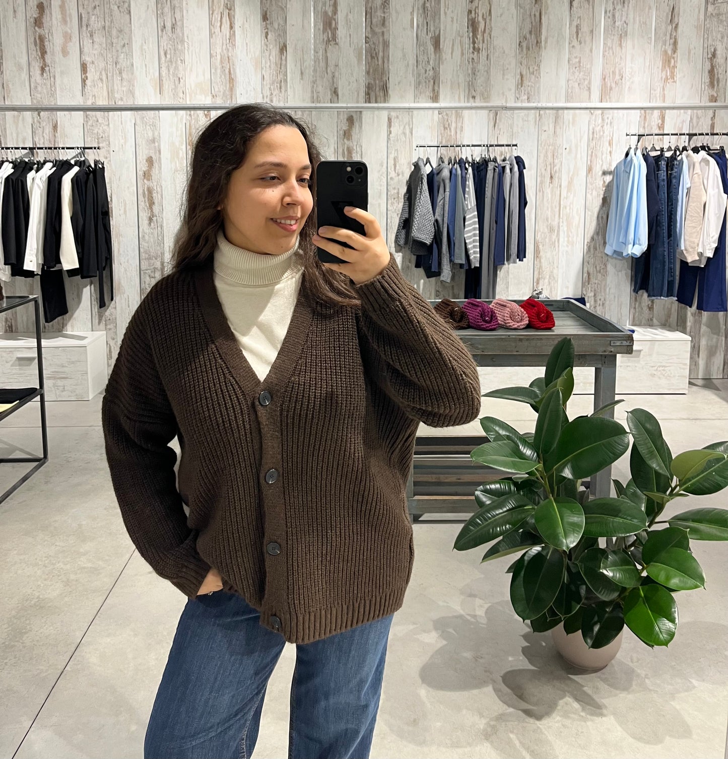 Cardigan moro quattro bottoni con foulard - Lumina