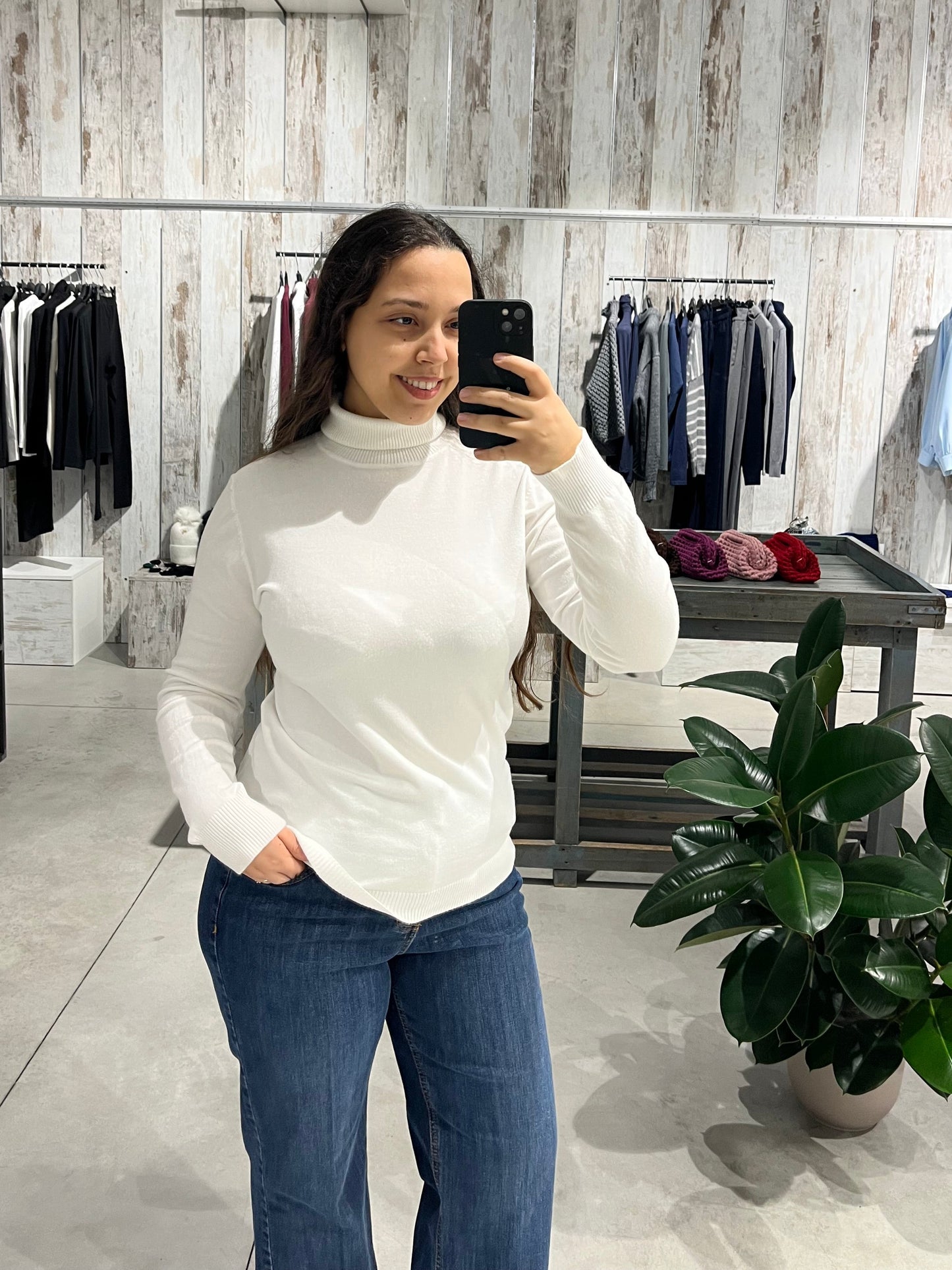 Dolcevita bianco basico in viscosa - Altamira Milano