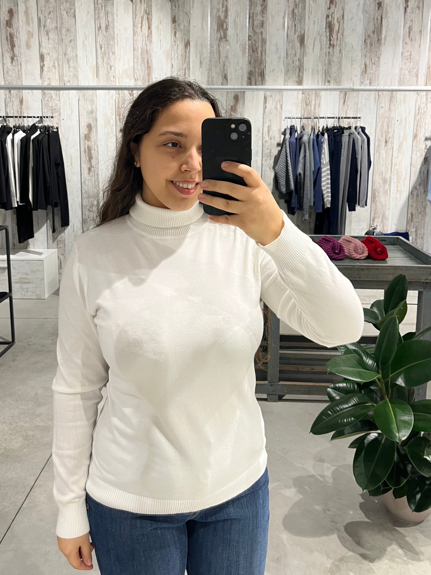 Dolcevita bianco basico in viscosa - Altamira Milano