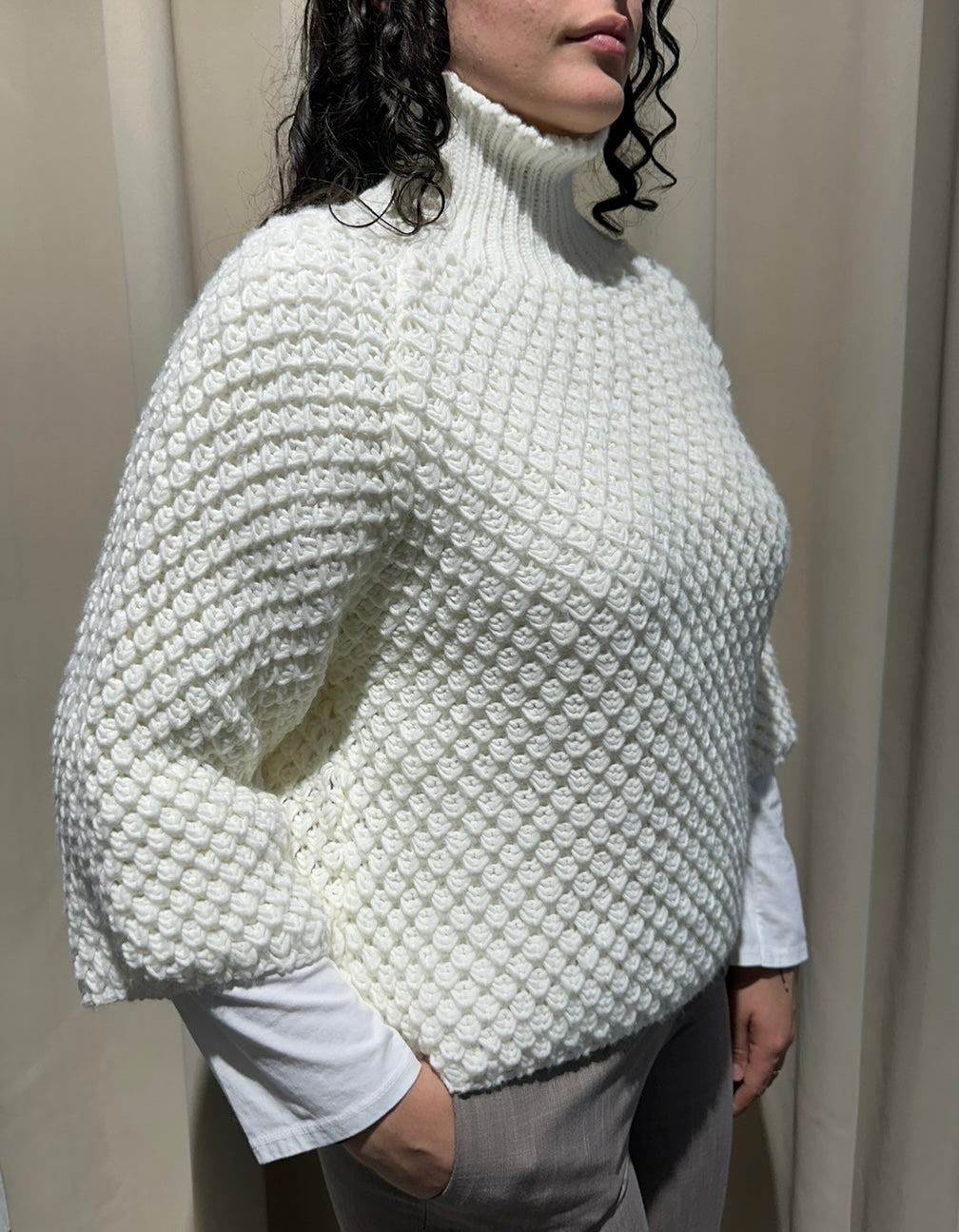 Maglione collo cratere bianco a nido d'ape - Altamira Milano