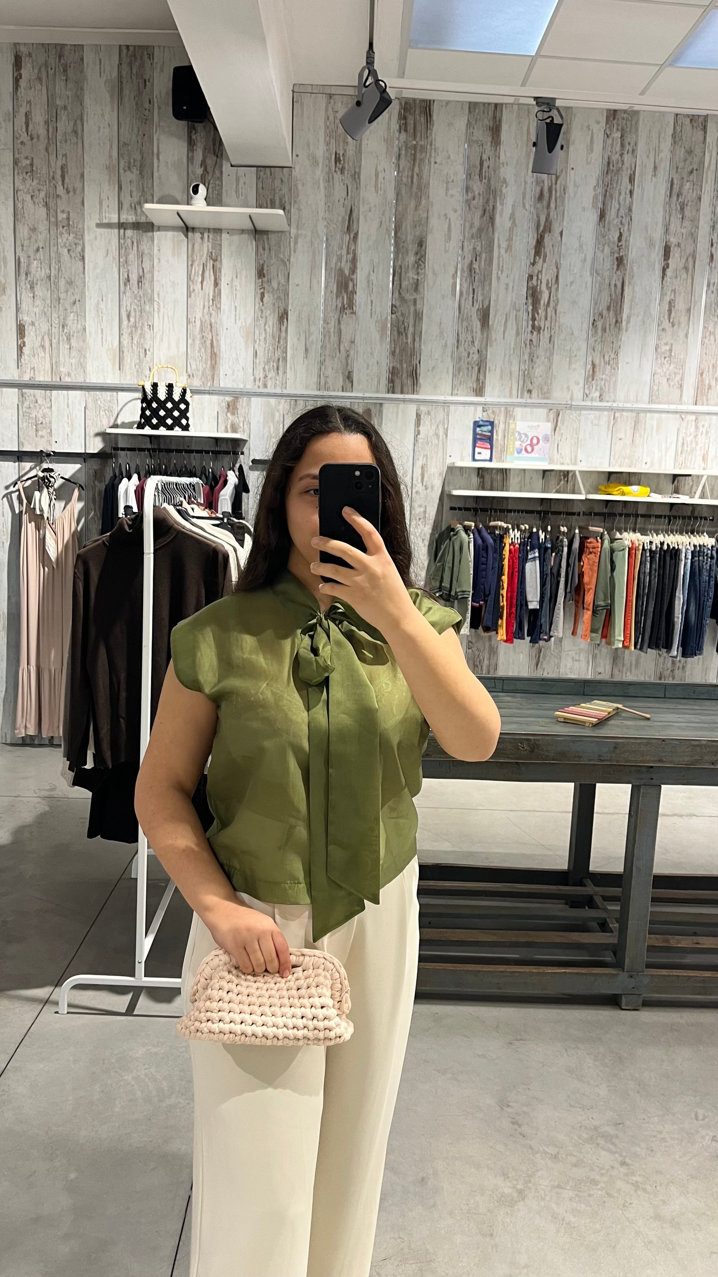 Blusa verde con fiocco in misto lyocell - Lumina