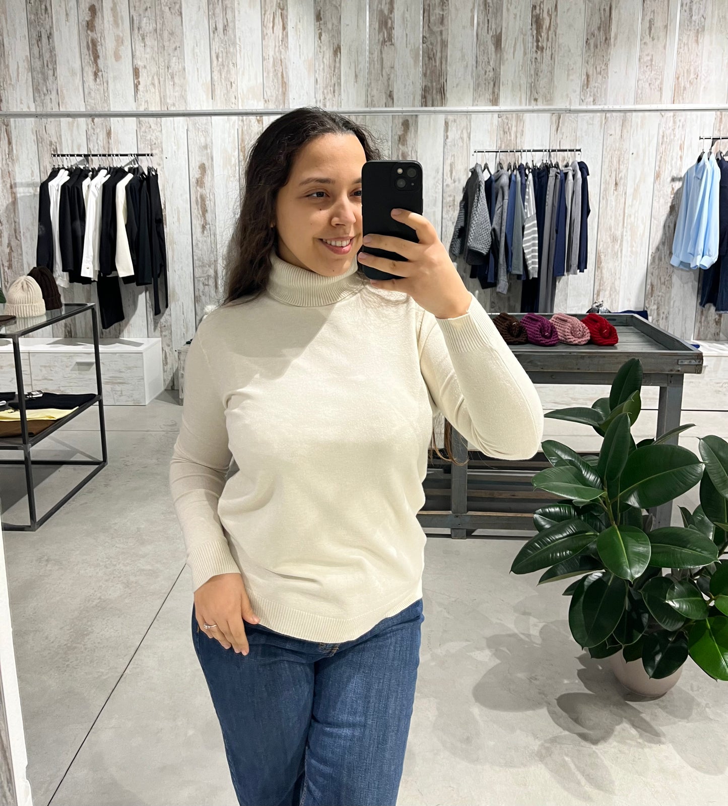 Dolcevita burro basico in viscosa - Altamira Milano