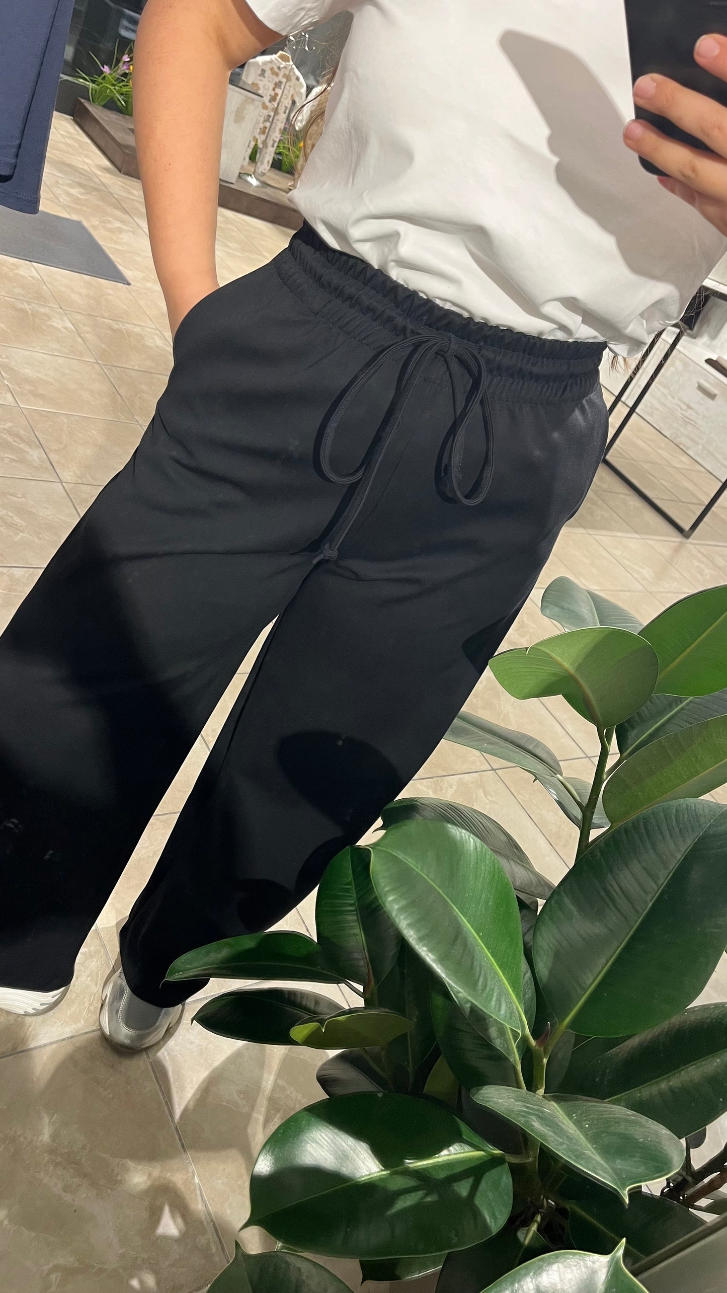 Pantaloni tuta neri fluidi in cotone effetto baloon con elastico - Lumina