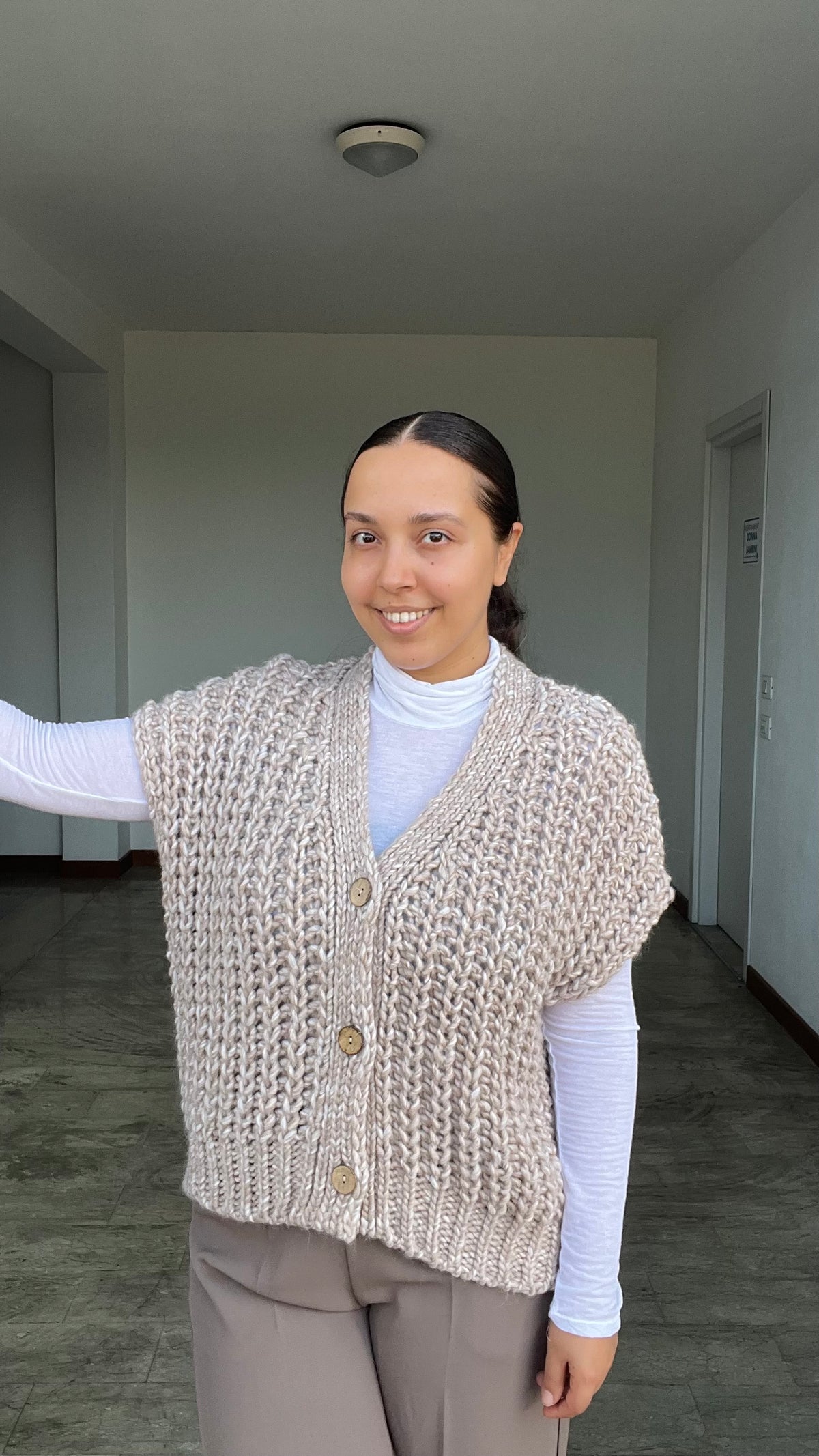 Gilet cozy tre bottoni beige