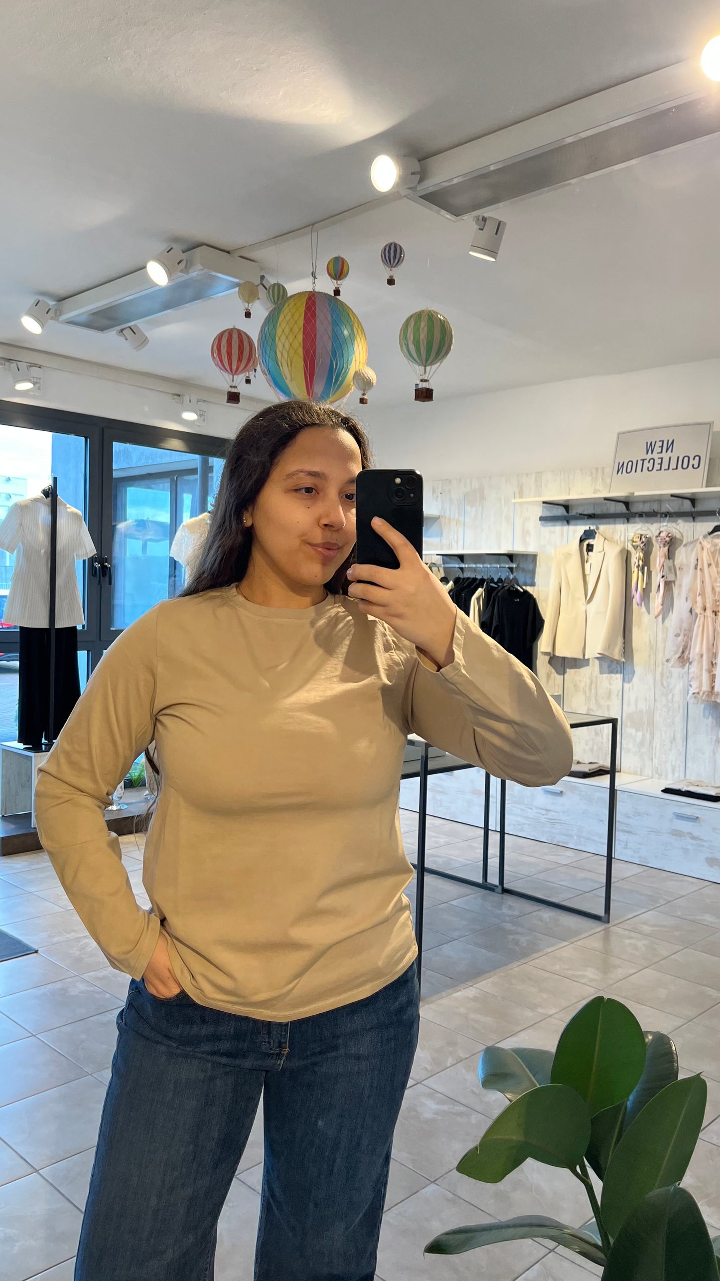 Maglia basica beige in cotone elasticizzato - Altamira Milano