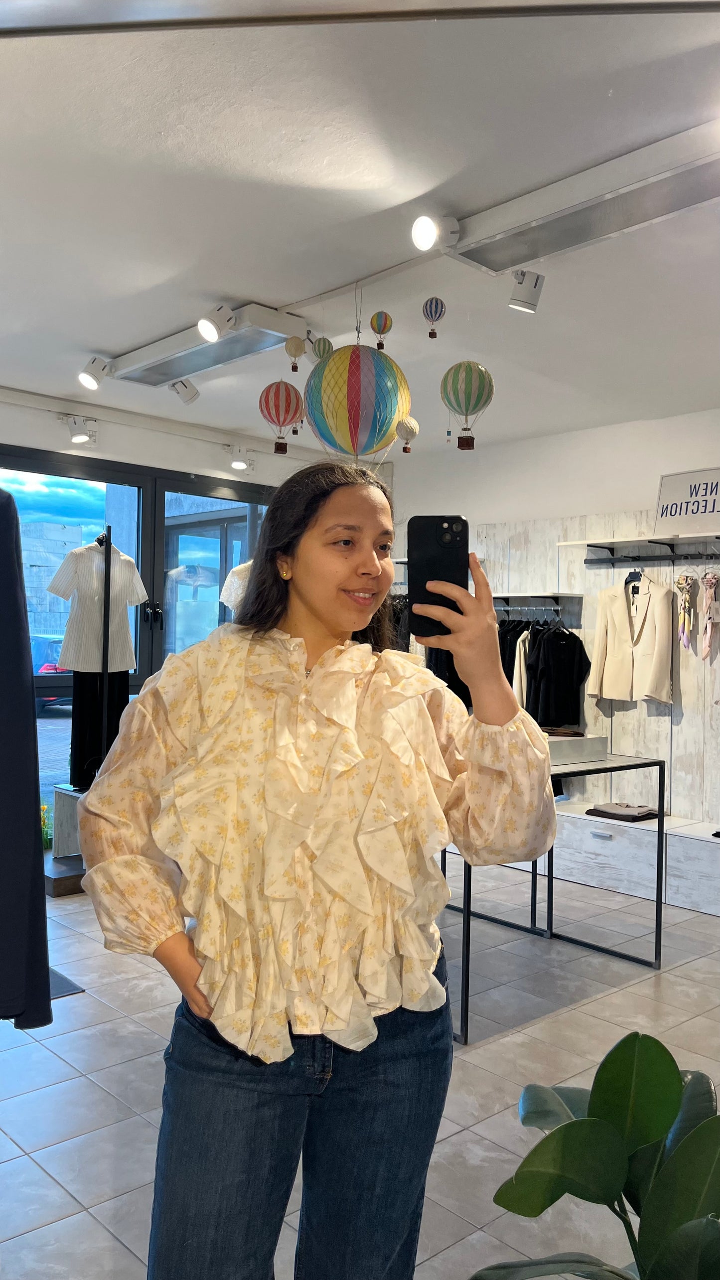 Camicia floreale crema con volant - Altamira Milano