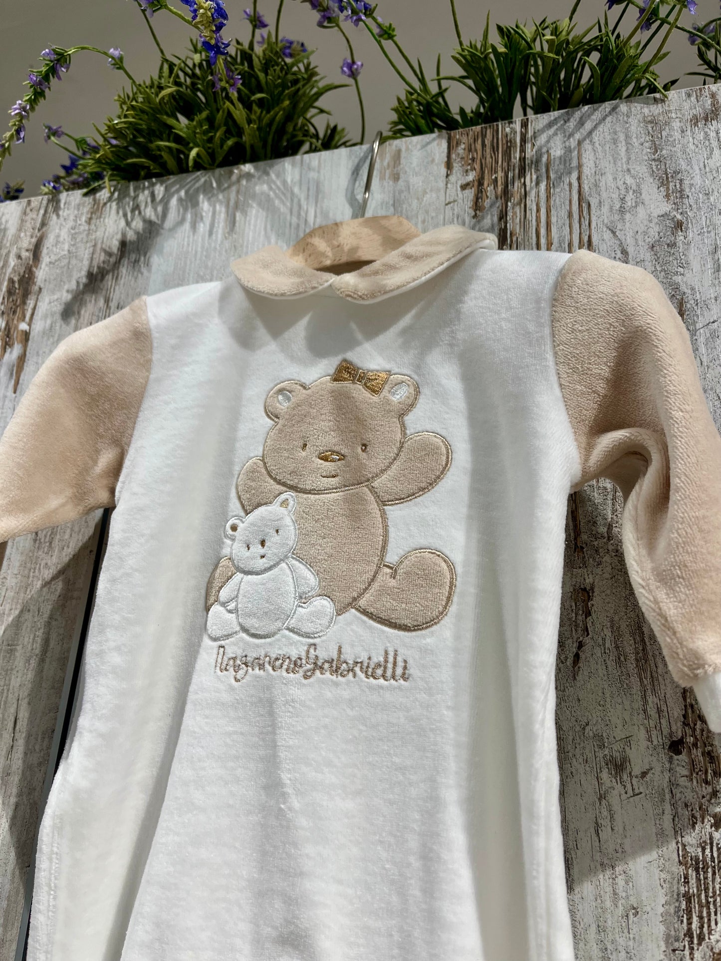 Tutina beige in ciniglia con orsetto - Nazareno Gabrielli