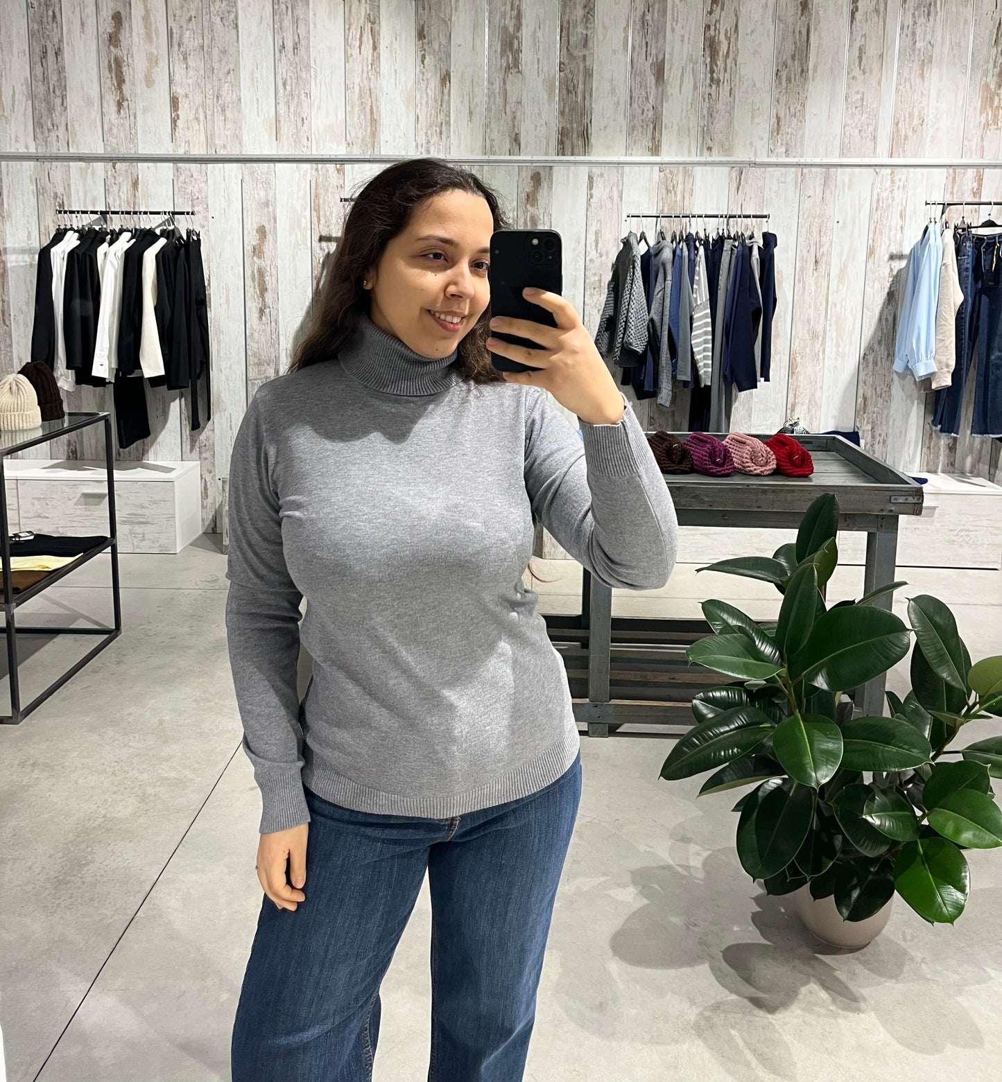 Dolcevita grigio basico in viscosa - Altamira Milano