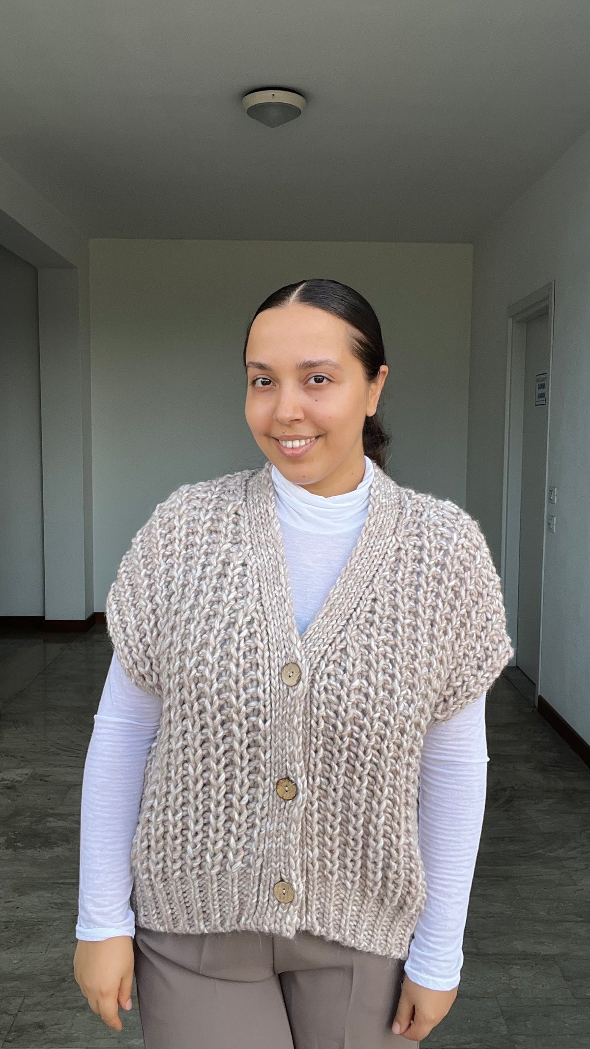 Gilet cozy tre bottoni beige
