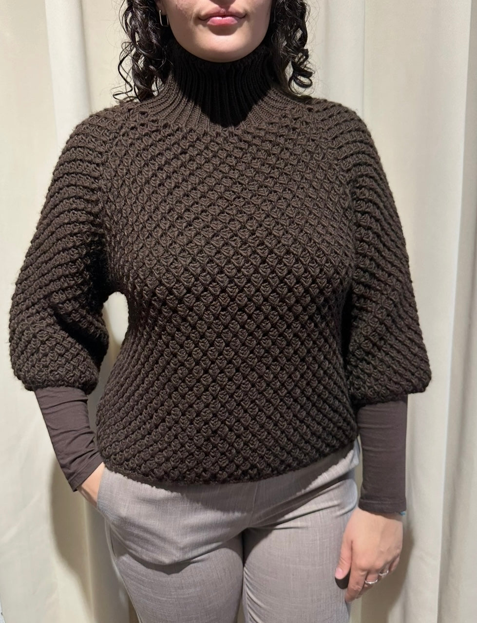 Maglione collo cratere moro a nido d'ape - Altamira Milano