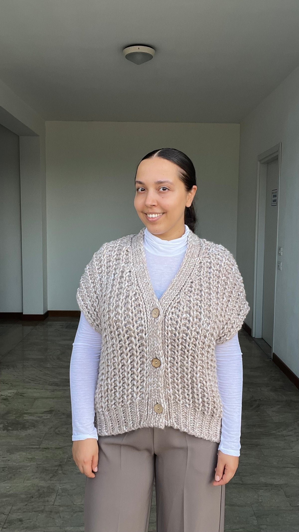 Gilet cozy tre bottoni beige