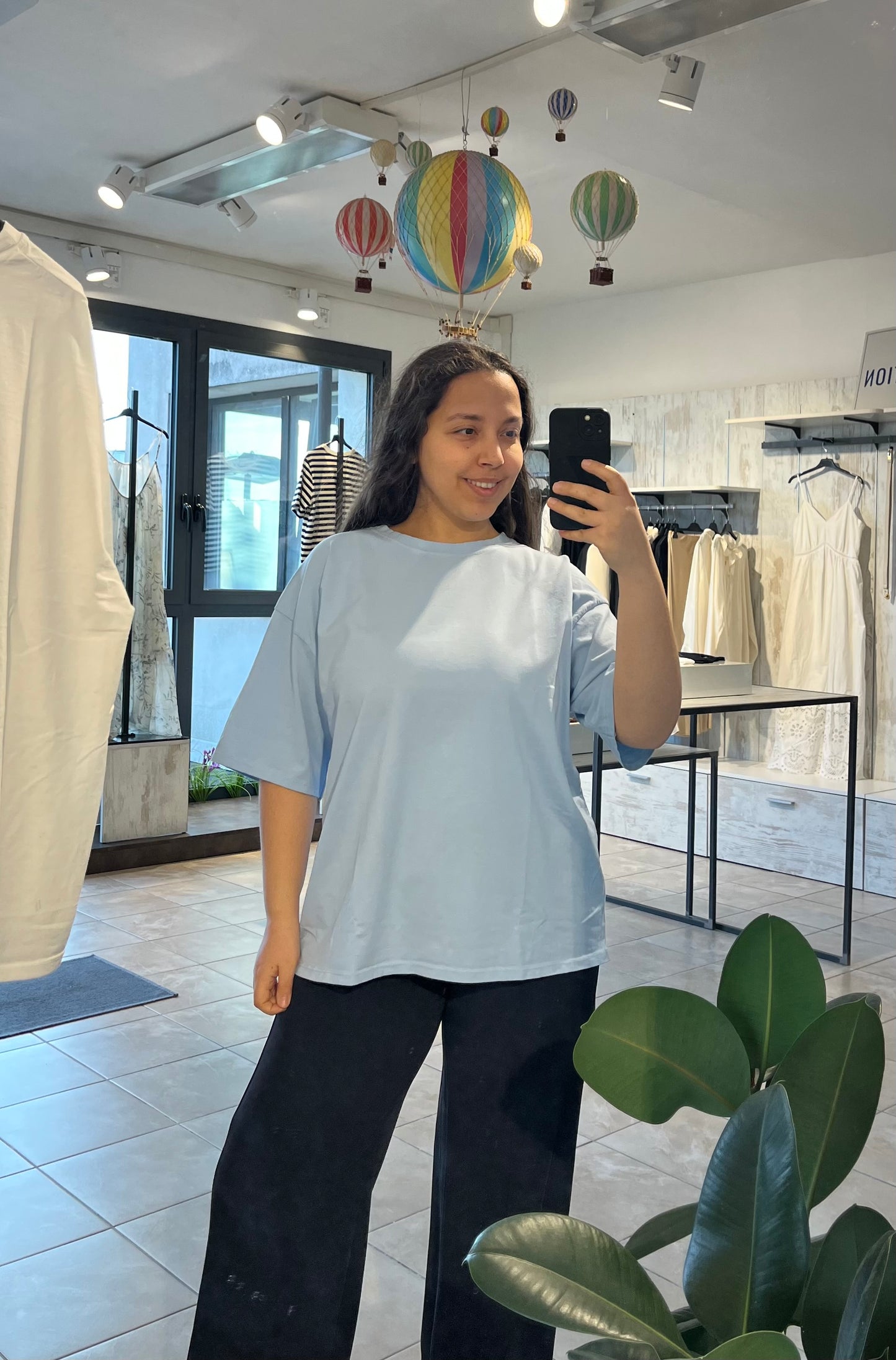 T-shirt curvy basica celeste in cotone - Altamira Milano