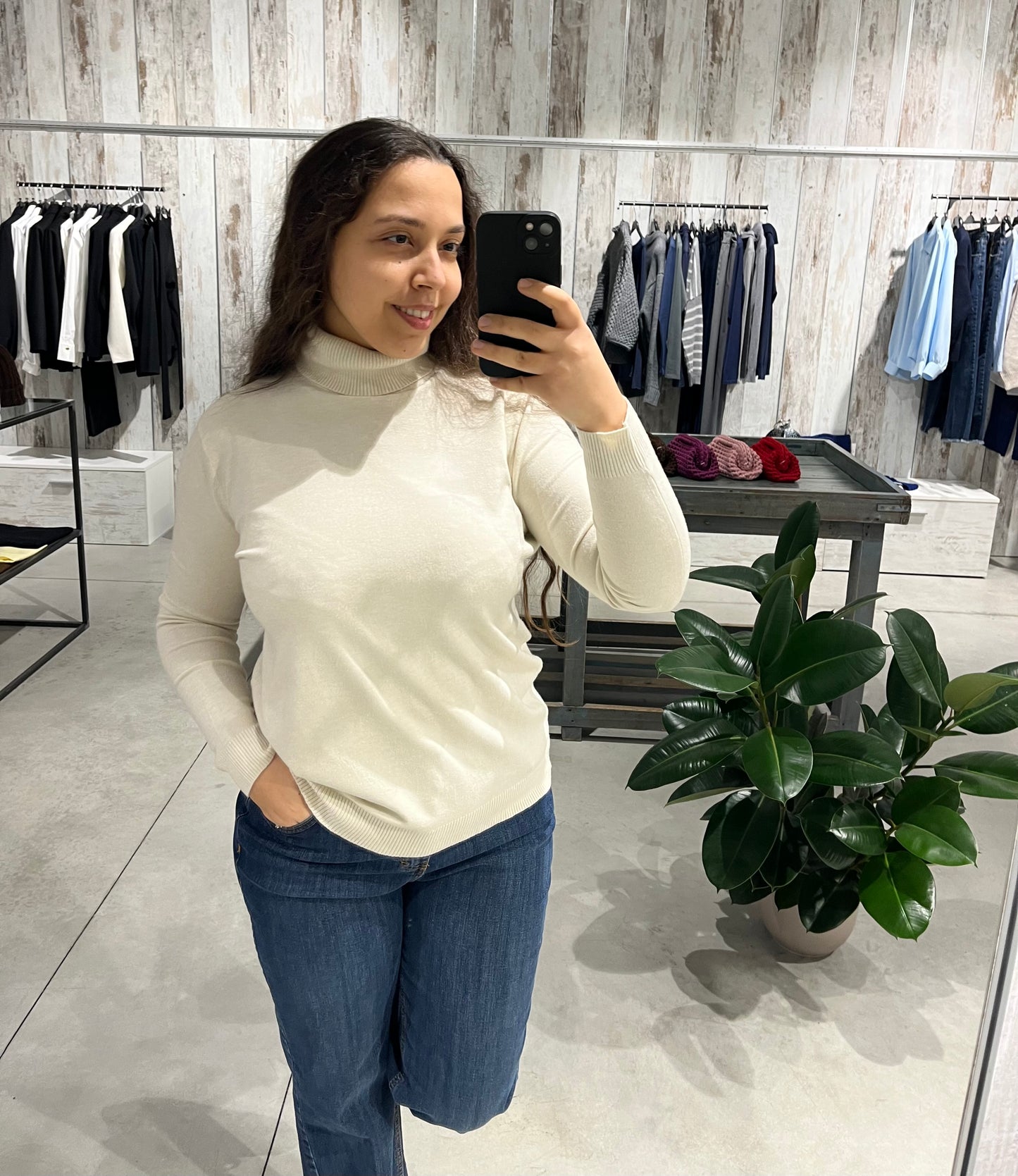 Dolcevita burro basico in viscosa - Altamira Milano