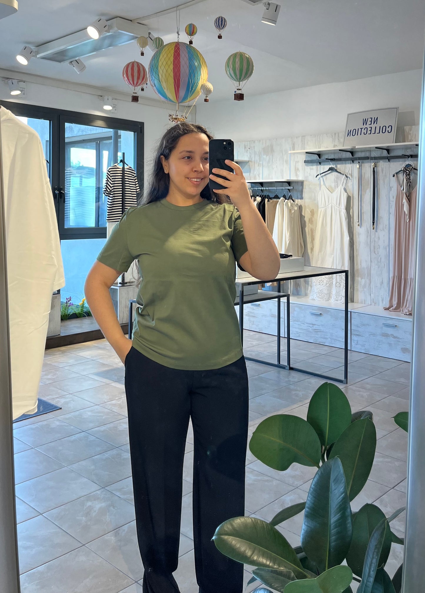 T-shirt basica verde in 100% cotone - Lumina