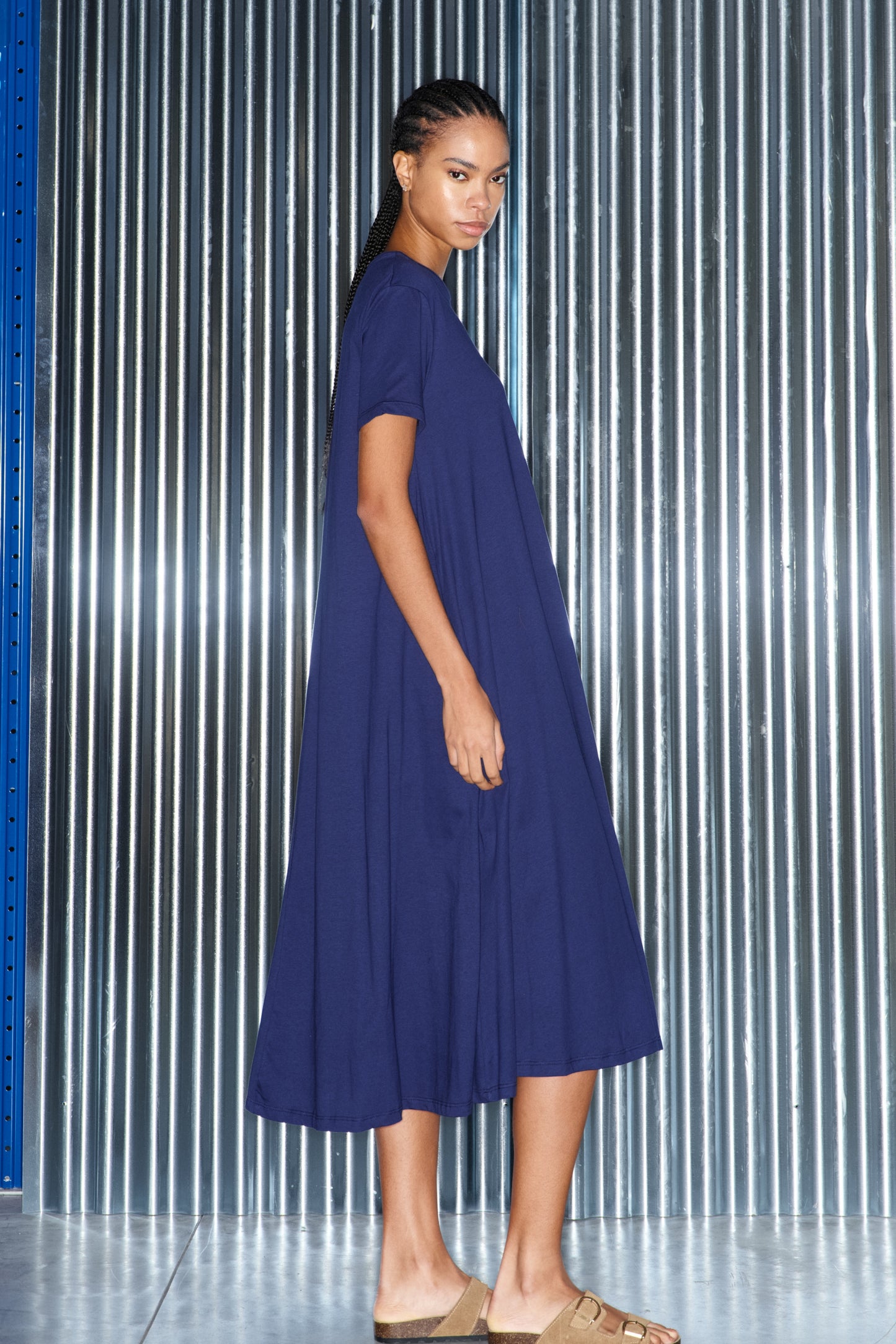 Abito blu lungo in cotone con tasche laterali - Lumina