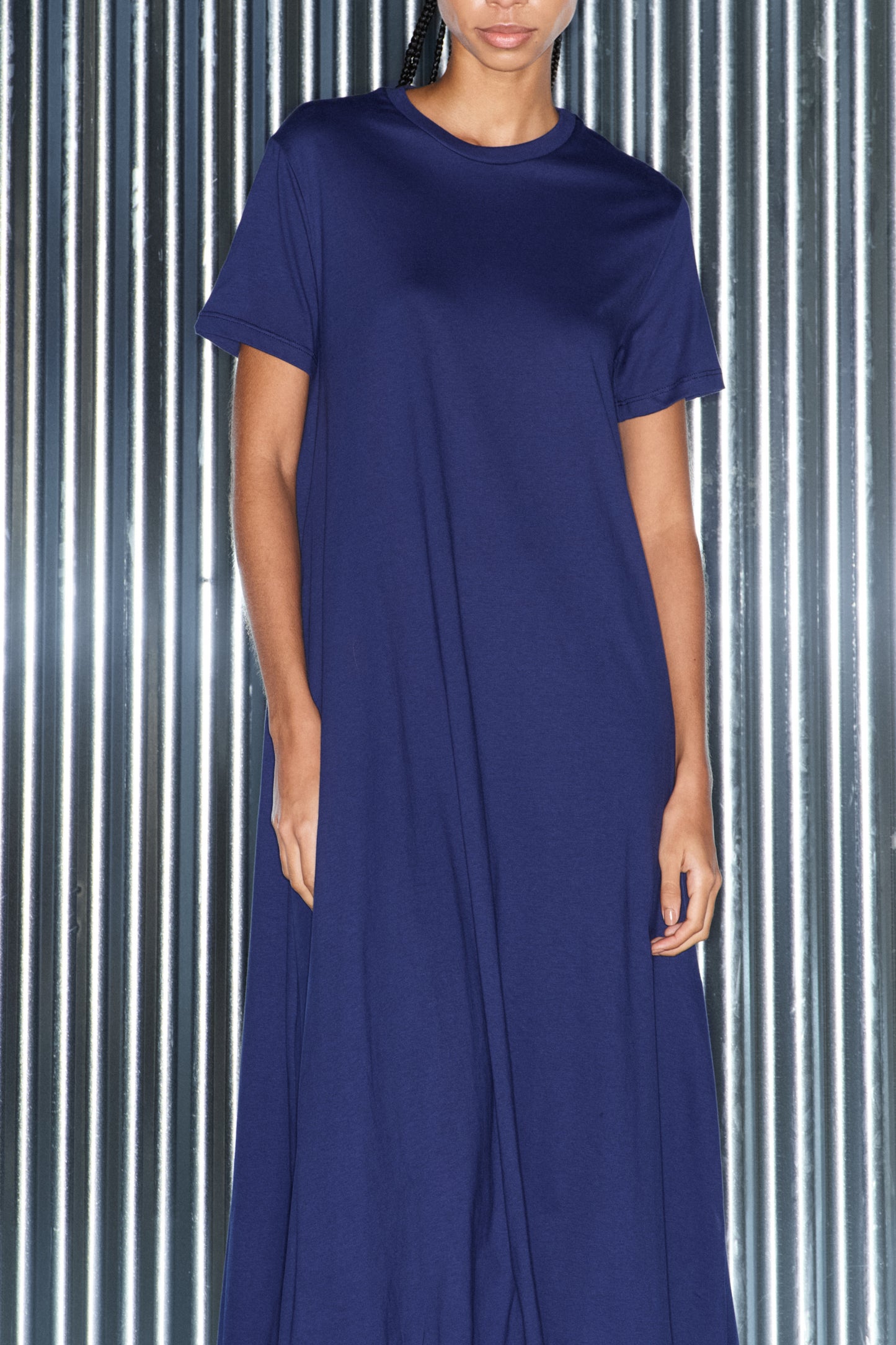 Abito blu lungo in cotone con tasche laterali - Lumina