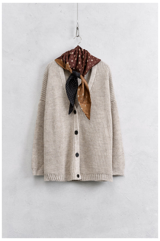 Cardigan sabbia quattro bottoni con foulard - Lumina